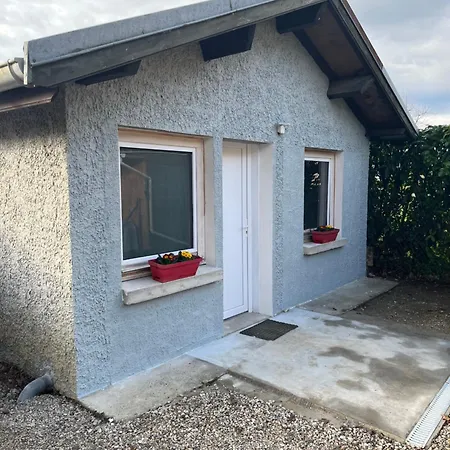 Maisonnette Avec Parking Prive Et Local A Velos Brégnier-Cordon Exterior photo